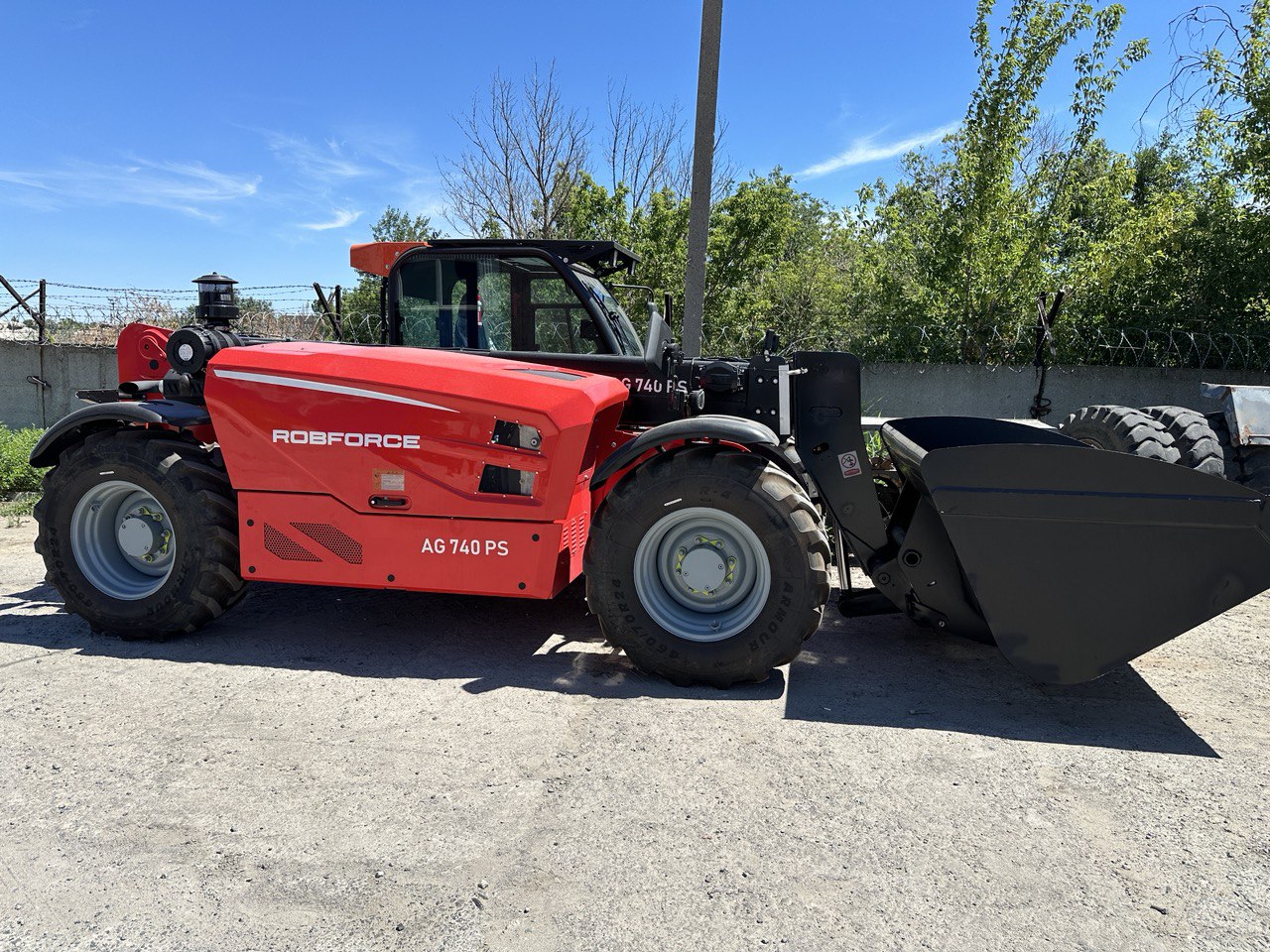 11. Robforce AG 740 PS
